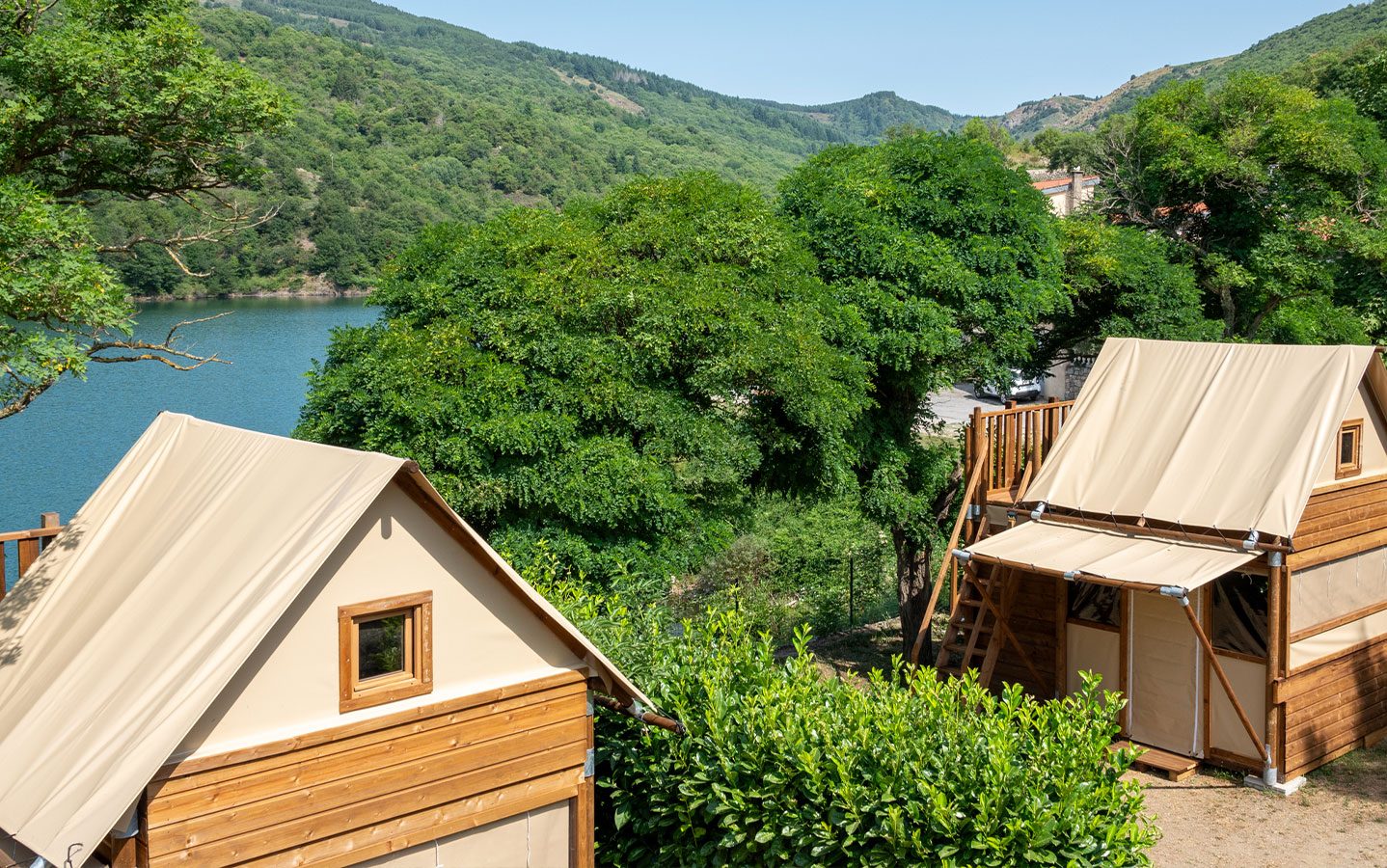 Bivouacs au Camping Lac de Villefort
