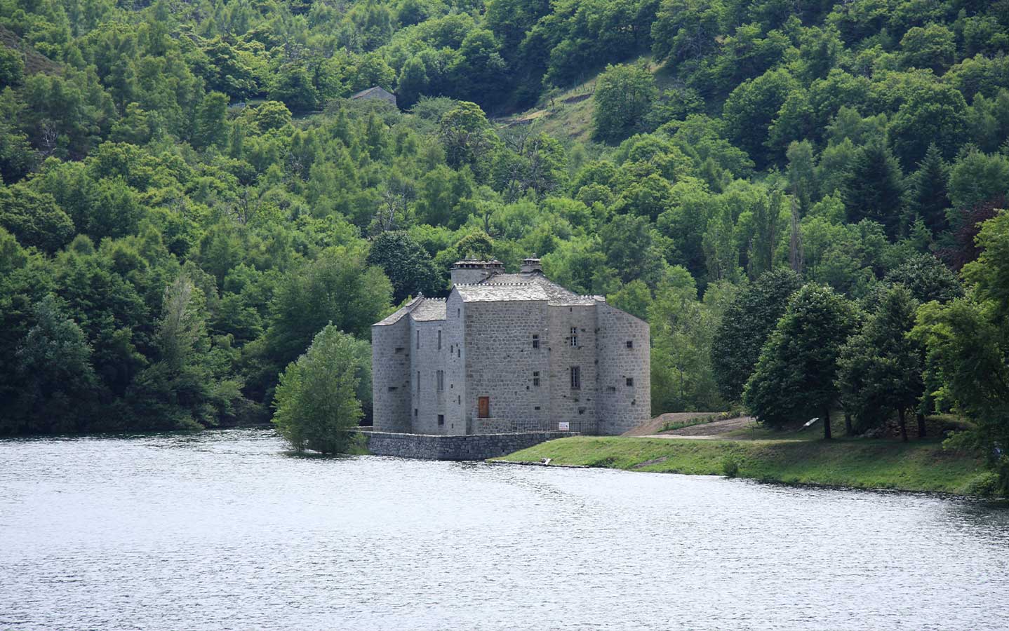 Châteaux et fermes de Lozère : Château de Castanet