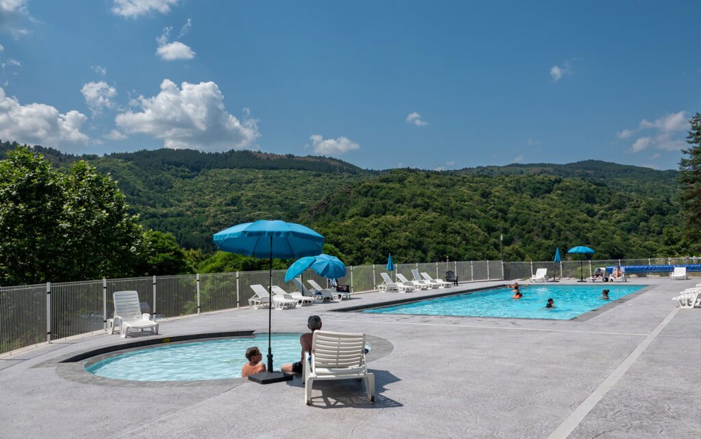 Piscine chauffée du Camping Lac de Villefort